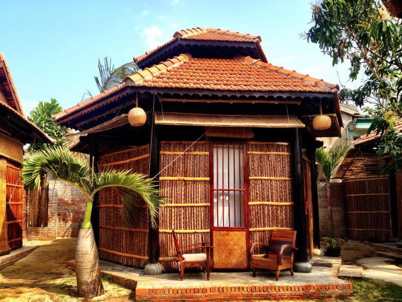 מלון הוי אן Under The Coconut Tree מראה חיצוני תמונה
